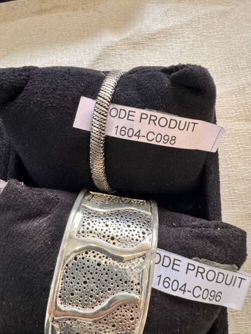 Bracelet manchette ciselé en argent