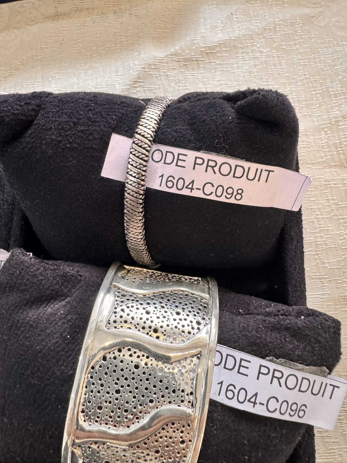 Bracelet manchette ciselé en argent