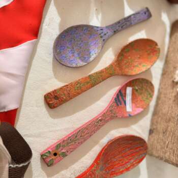 Cuillères décoratives en bois peint (lot)