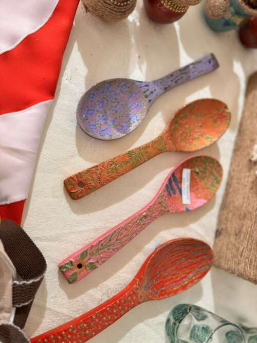 Cuillères décoratives en bois peint (lot)