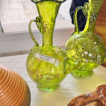 Carafes en verre soufflé vert