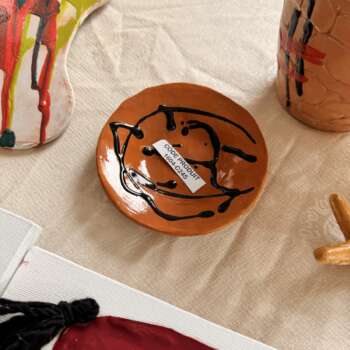 Coupelle et service décoratifs en céramique peinte