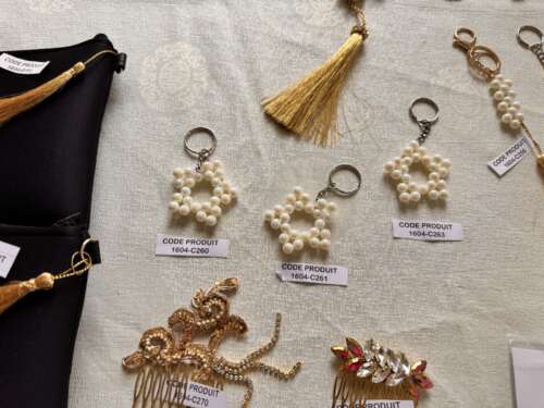Porte-clés perlé motif couronne