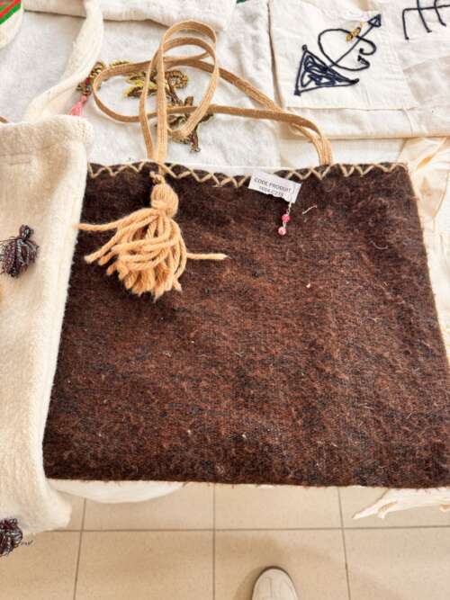 Sac tissé en laine à franges