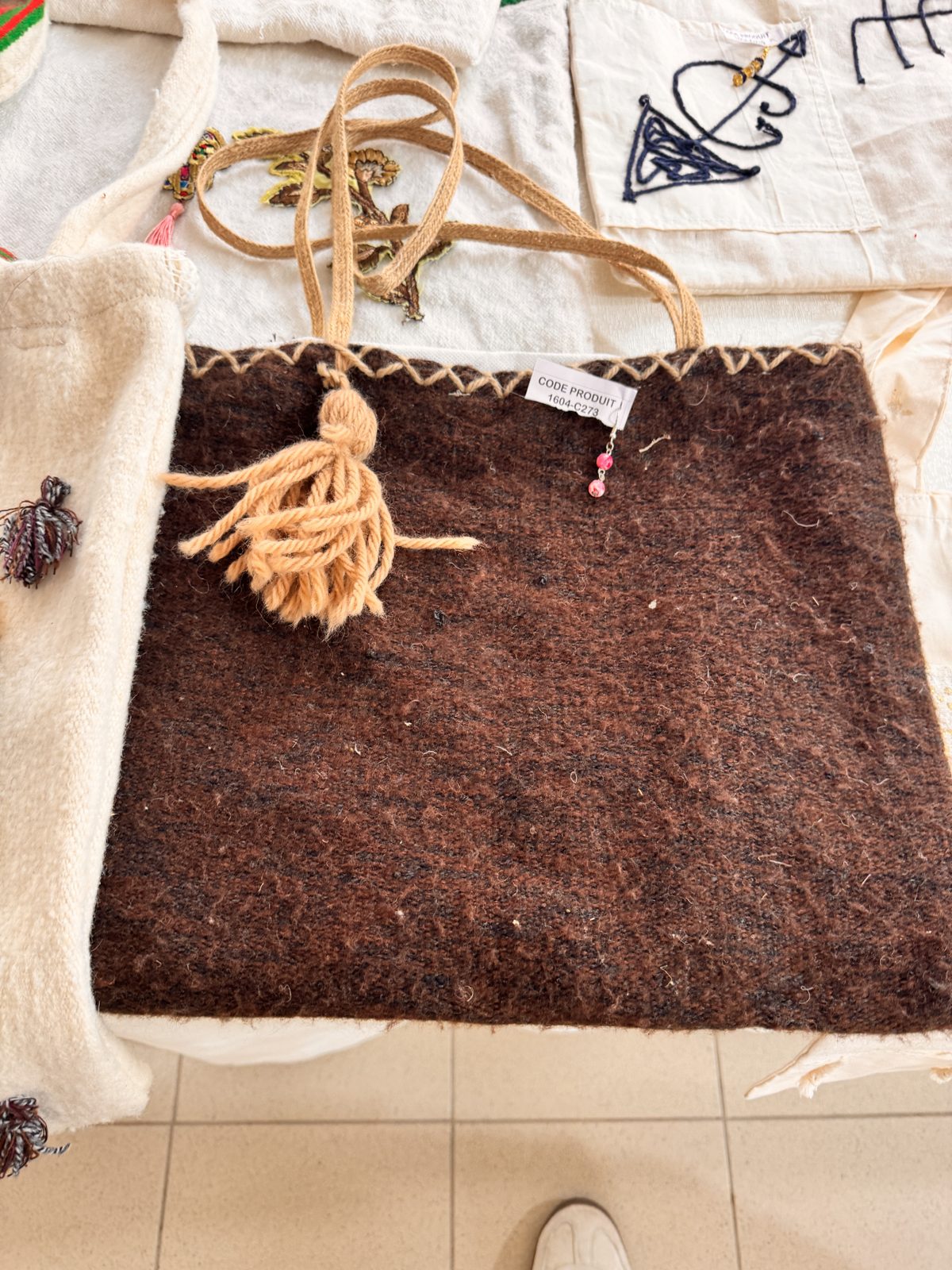 Sac tissé en laine à franges