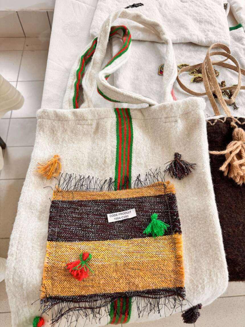 Sac tissé en laine à motif coloré