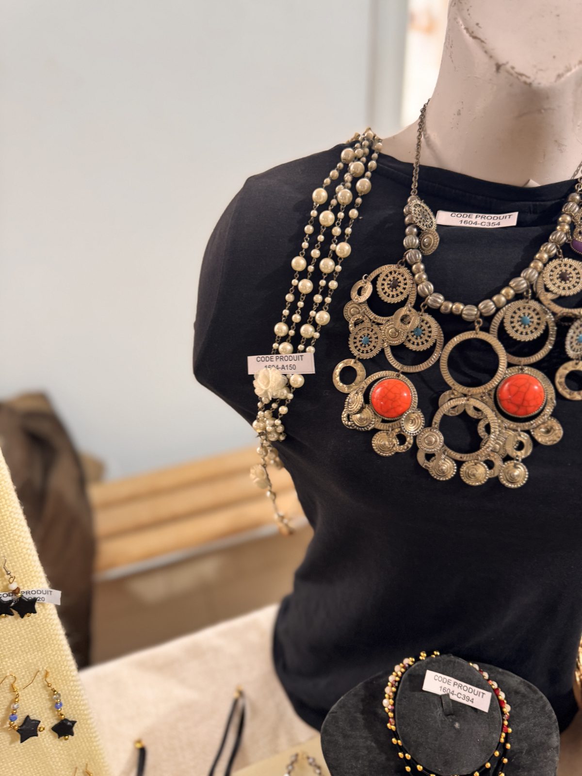 Collier plastron ethnique doré