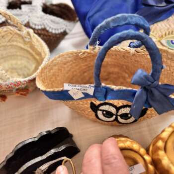 Couffin en palmier tressé décoré