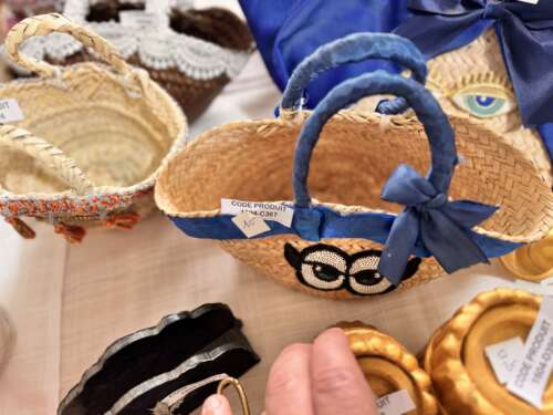 Couffin en palmier tressé décoré