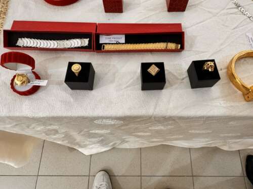 Médaillon traditionnel doré