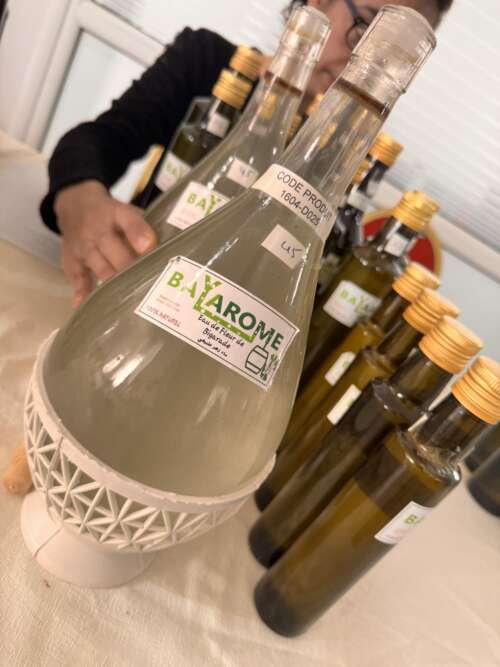 Eau florale distillée BAYAROME (flacon décoratif)