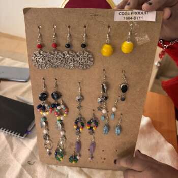 Boucles d'oreilles fantaisie en perles colorées