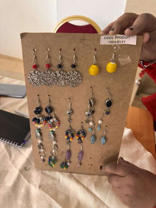 Boucles d'oreilles fantaisie en perles colorées