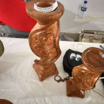 Bougeoir sculpté en bois d'olivier