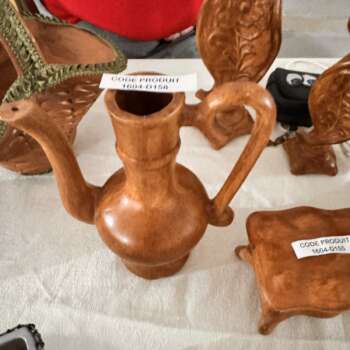Aiguière décorative en céramique cuivrée