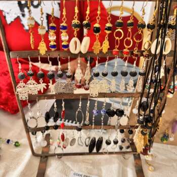 Boucles d'oreilles fantaisie dorées et coquillage