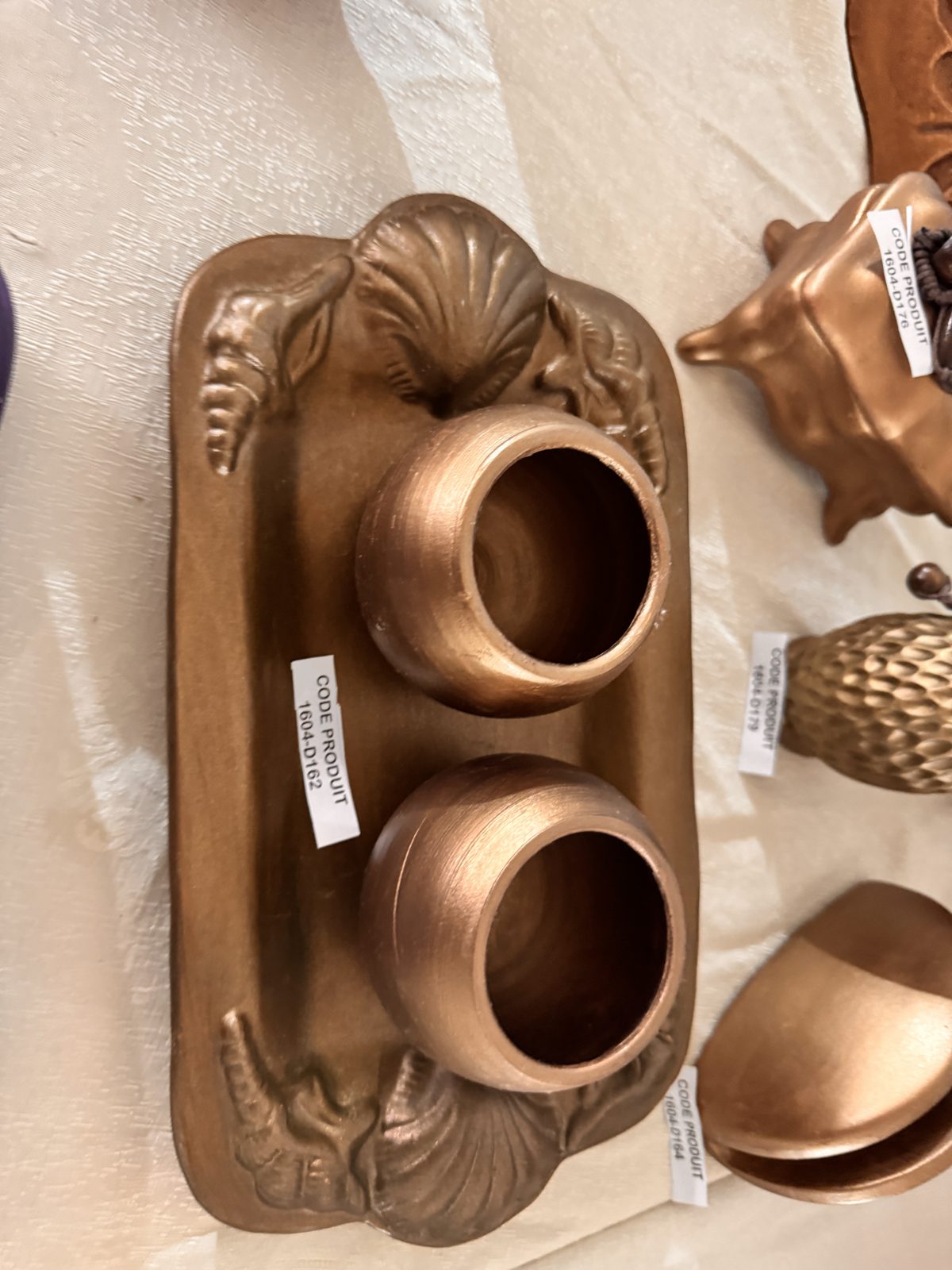 Vide-poche double en céramique doré à motif floral