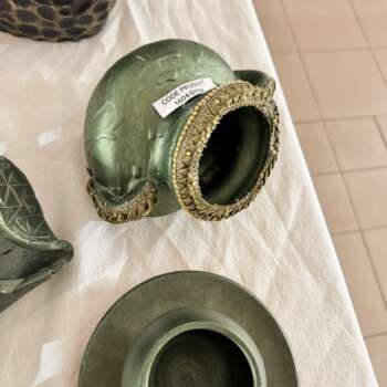 Cache-pot en céramique vert et doré