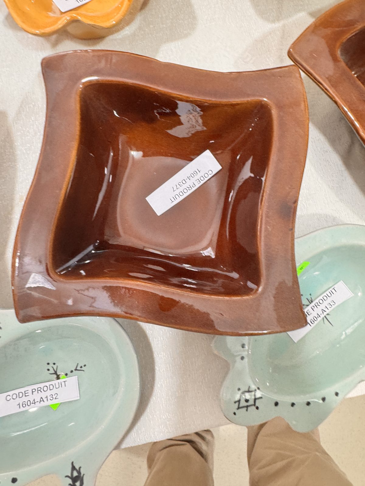 Coupelle carrée en céramique brune