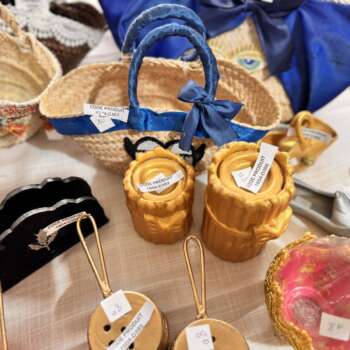 Pot décoratif doré en fibres tressées